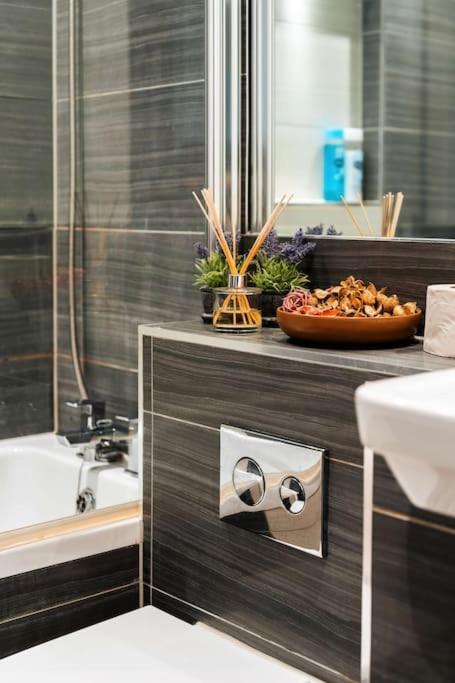Central Maidstone Contractor Flat Kültér fotó